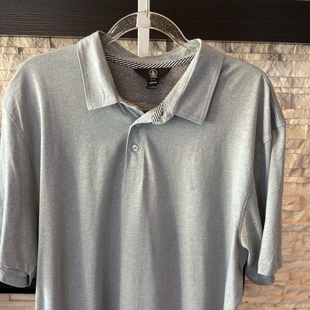 Volcom short sleeve XXL